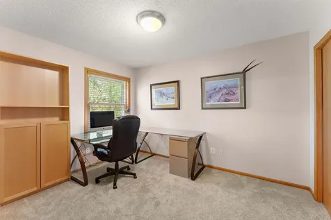 1946 Lochaven Alcove Woodbury MN 55125