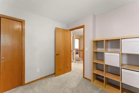 1946 Lochaven Alcove Woodbury MN 55125