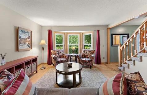 1946 Lochaven Alcove Woodbury MN 55125