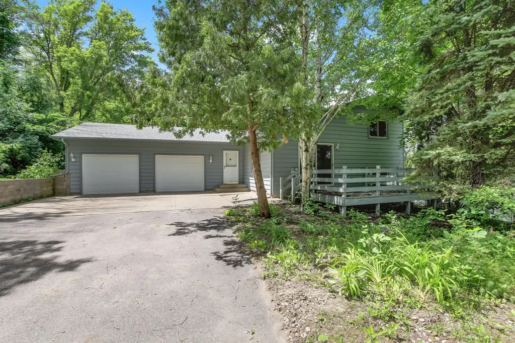 7435 Kurt Street Loretto MN 55357