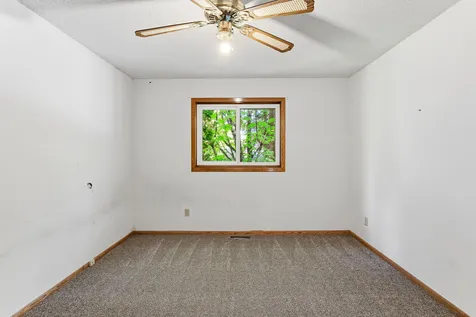 7435 Kurt Street Loretto MN 55357
