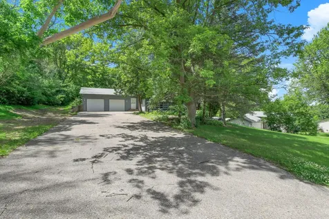 7435 Kurt Street Loretto MN 55357