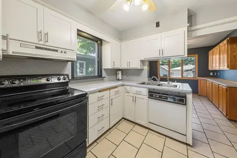 128 Rose Street Mankato MN 56001