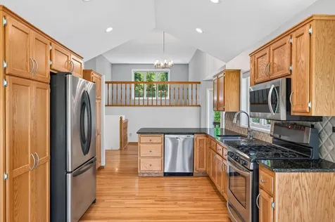 16715 19th Avenue N Plymouth MN 55447