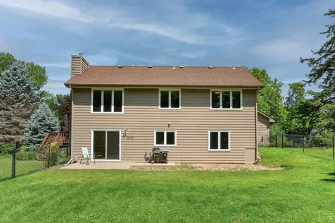 16715 19th Avenue N Plymouth MN 55447