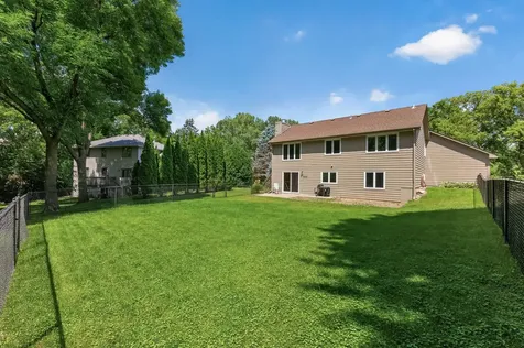 16715 19th Avenue N Plymouth MN 55447