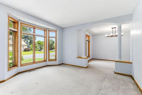 2413 Bridle Creek Trail Chanhassen MN 55317