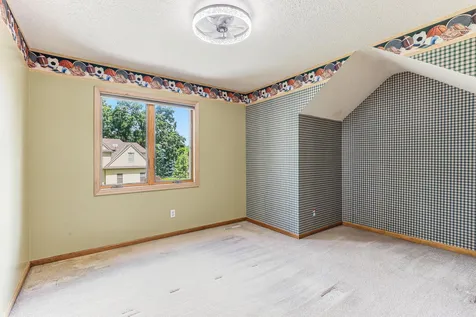 2413 Bridle Creek Trail Chanhassen MN 55317