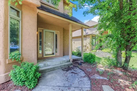 2413 Bridle Creek Trail Chanhassen MN 55317