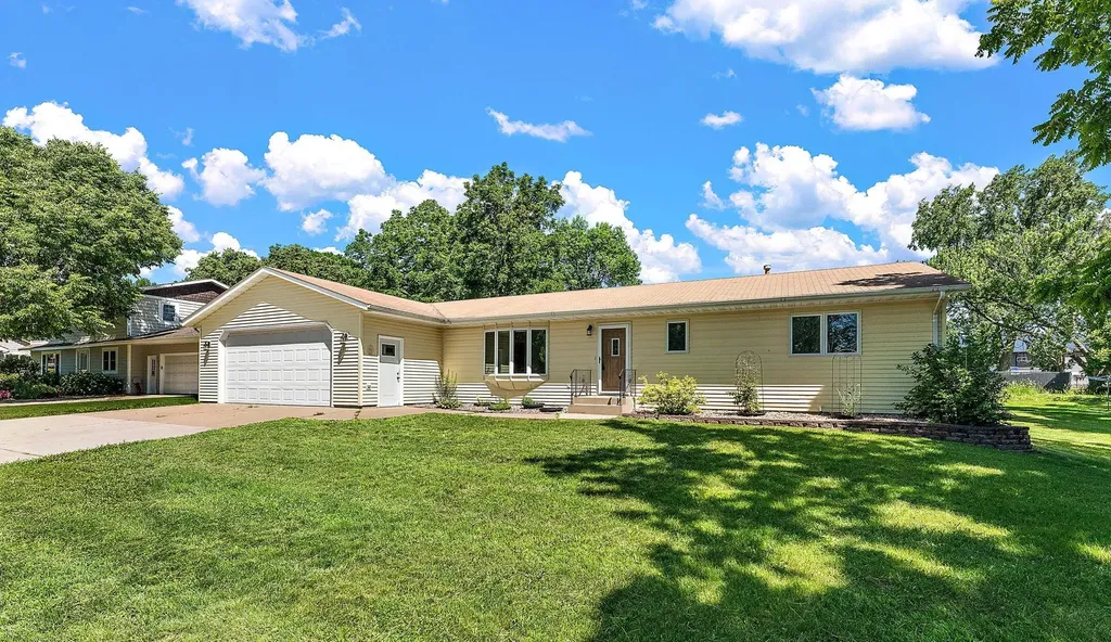 781 Cj Moe Boulevard Dassel MN 55325