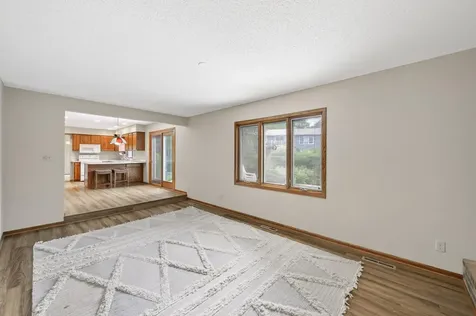 3016 Lakewood Drive N Maplewood MN 55109