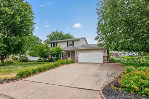 3016 Lakewood Drive N Maplewood MN 55109