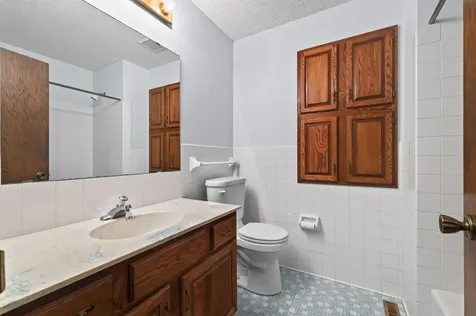 3016 Lakewood Drive N Maplewood MN 55109