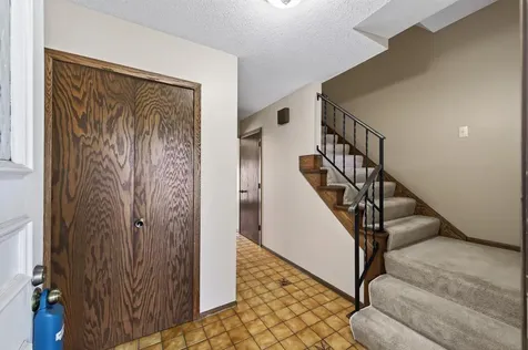 3016 Lakewood Drive N Maplewood MN 55109