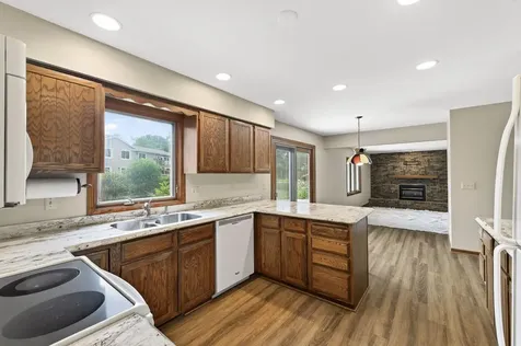 3016 Lakewood Drive N Maplewood MN 55109