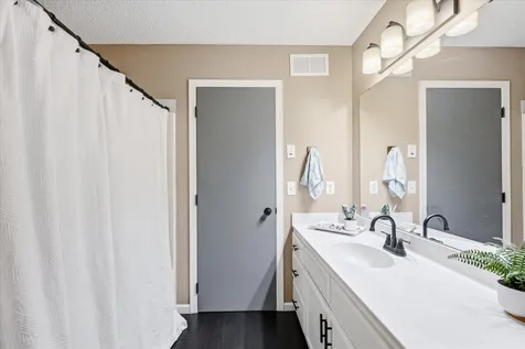 350 Horizon Drive Le Center MN 56057
