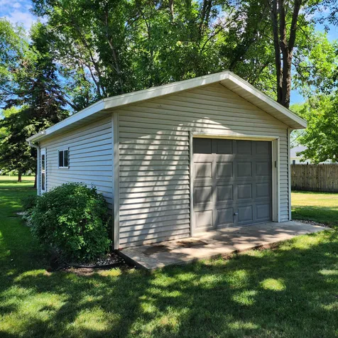 204 8th Avenue E Lisbon ND 58054