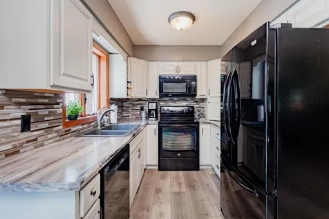 204 8th Avenue E Lisbon ND 58054