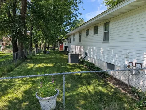 160 109th Avenue NE Blaine MN 55434
