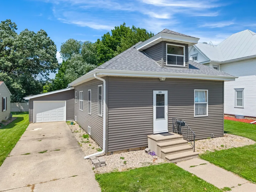121 E Lincoln Street Caledonia MN 55921