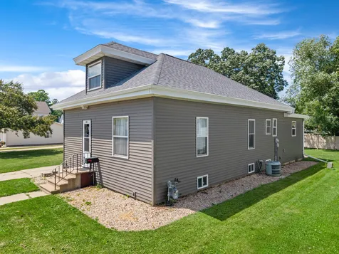 121 E Lincoln Street Caledonia MN 55921