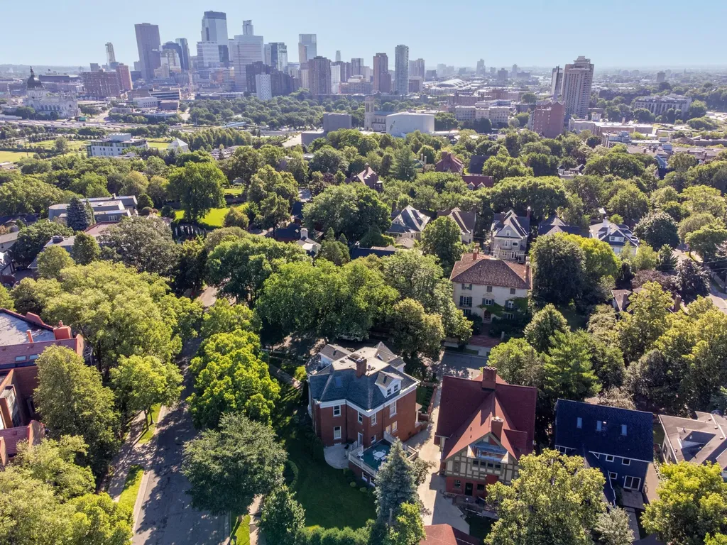 1203 Mount Curve Avenue Minneapolis MN 55403