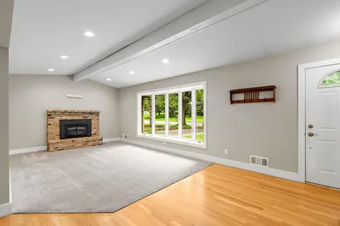 18510 25th Avenue N Plymouth MN 55447