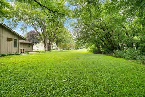 18510 25th Avenue N Plymouth MN 55447