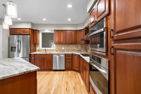 18510 25th Avenue N Plymouth MN 55447