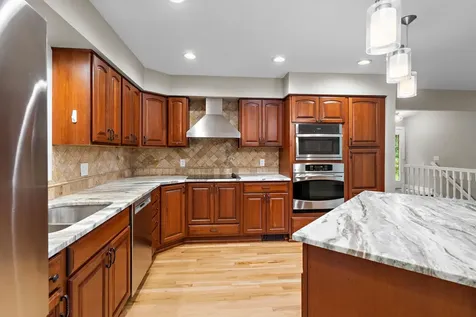 18510 25th Avenue N Plymouth MN 55447