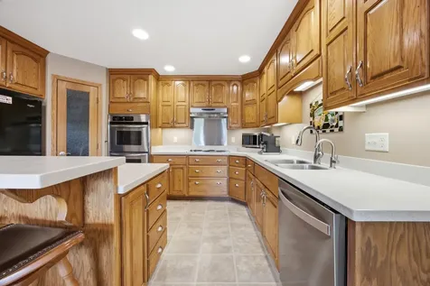 10085 28th Street S Moorhead MN 56560