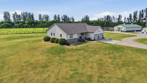 10085 28th Street S Moorhead MN 56560