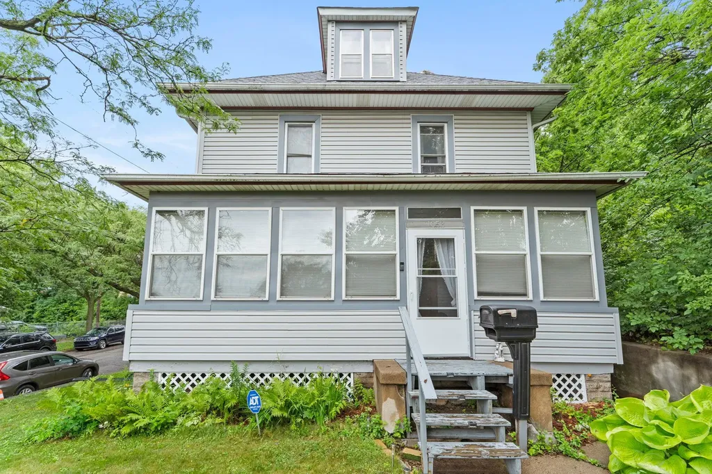 1053 Jessie Street Saint Paul MN 55130