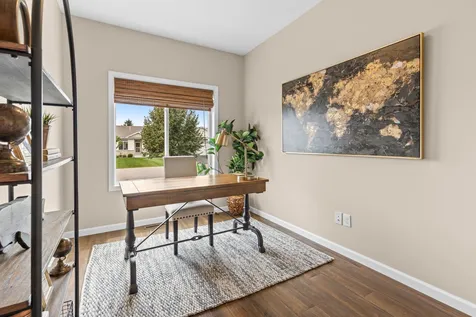 4131 Blakewood Drive Shakopee MN 55379