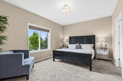 4131 Blakewood Drive Shakopee MN 55379