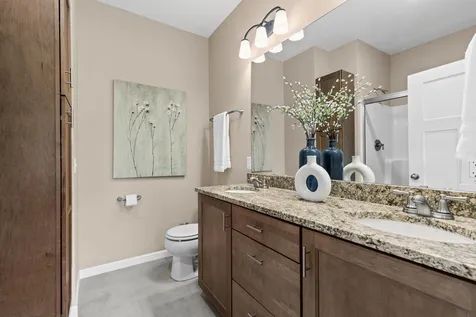 4131 Blakewood Drive Shakopee MN 55379