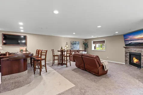 4131 Blakewood Drive Shakopee MN 55379