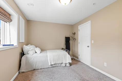 4131 Blakewood Drive Shakopee MN 55379