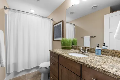 4131 Blakewood Drive Shakopee MN 55379