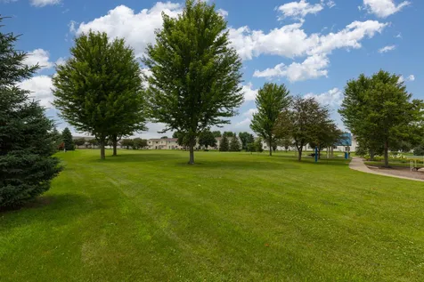 4131 Blakewood Drive Shakopee MN 55379