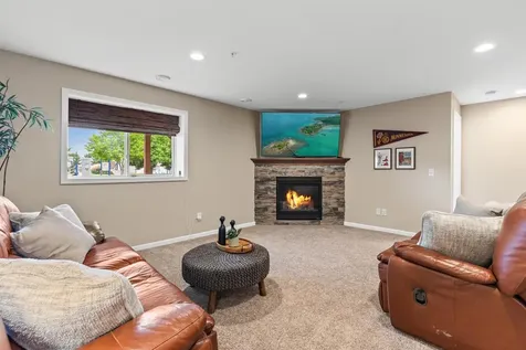 4131 Blakewood Drive Shakopee MN 55379