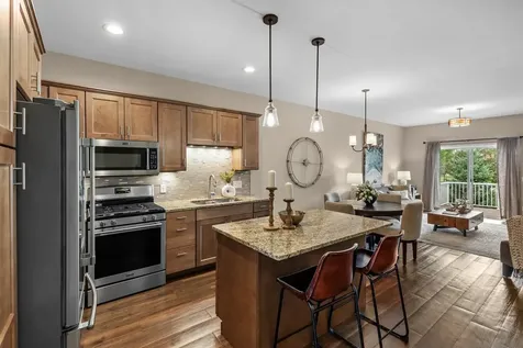 4131 Blakewood Drive Shakopee MN 55379