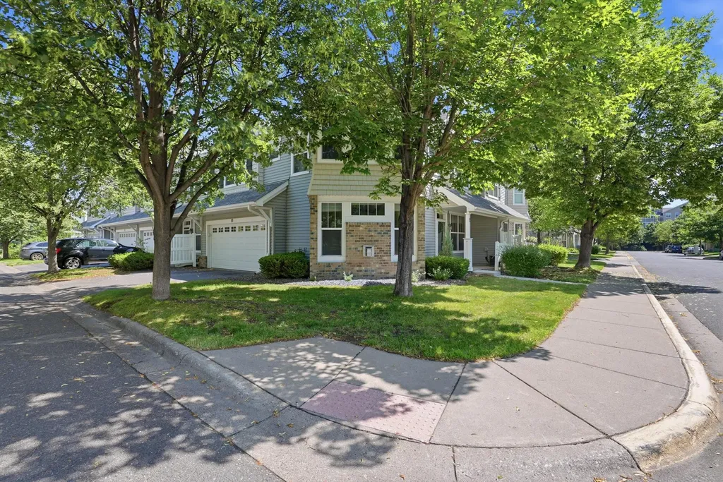 1601 Woodlynn Avenue Maplewood MN 55109