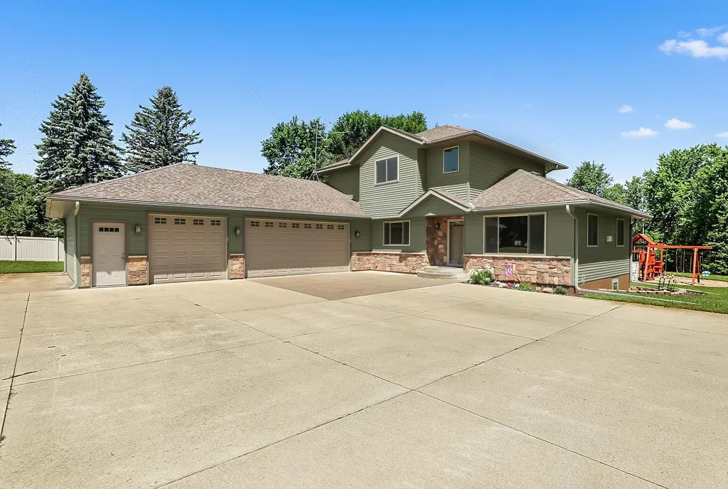 37785 Sunnyfield Circle Avon MN 56310