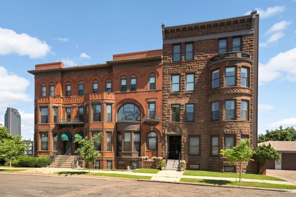 168 College Avenue W Saint Paul MN 55102