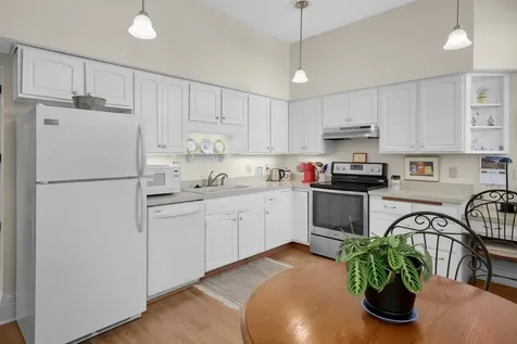 168 College Avenue W Saint Paul MN 55102