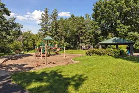 411 Dorland Place Maplewood MN 55119