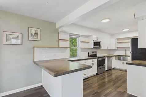 2562 Fairview Avenue N Roseville MN 55113