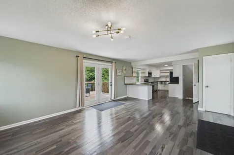 2562 Fairview Avenue N Roseville MN 55113