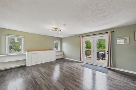 2562 Fairview Avenue N Roseville MN 55113
